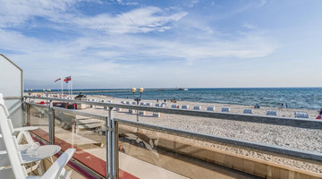 kurpromenade-70-steuerbord-groemitz-111880-3440834