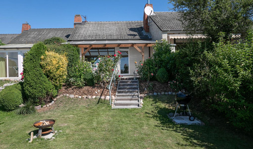 Rosengarten am Feldrand