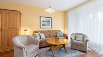 kaiserhof-42-44-wiesenklee-kellenhusen-112608-9884329